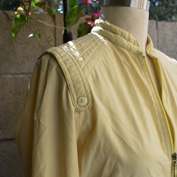 Vintage 80s yellow Members Only bomber jacket M - Picture 2 of 5